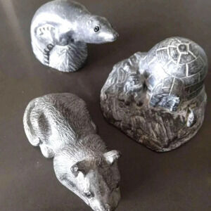 Collectible wolf  original soapstones figurines